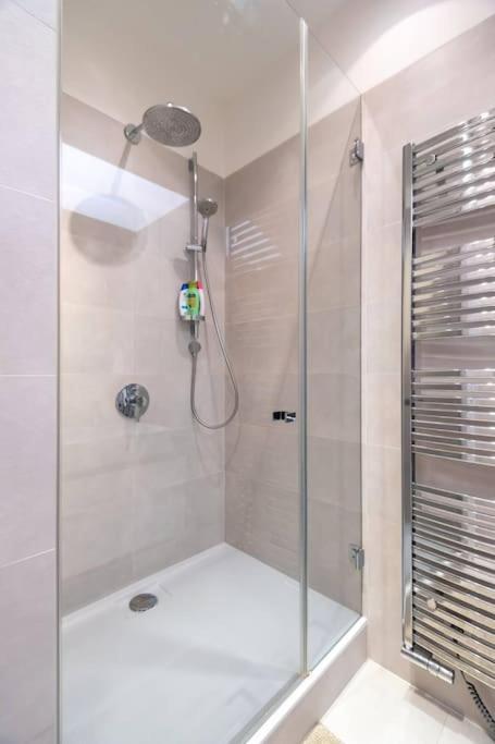 Luxury Apartment On Old Town Square Prague Exterior photo